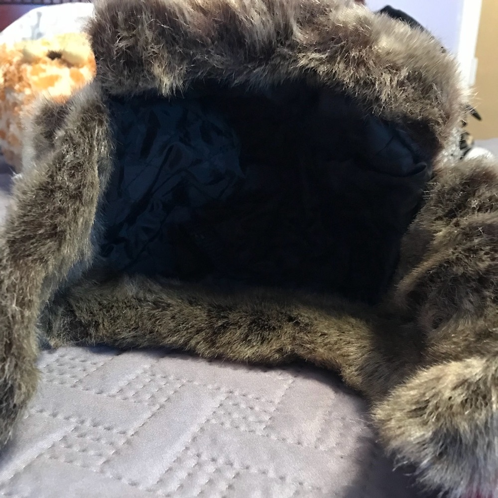 Winter hat - Picture 2 of 3